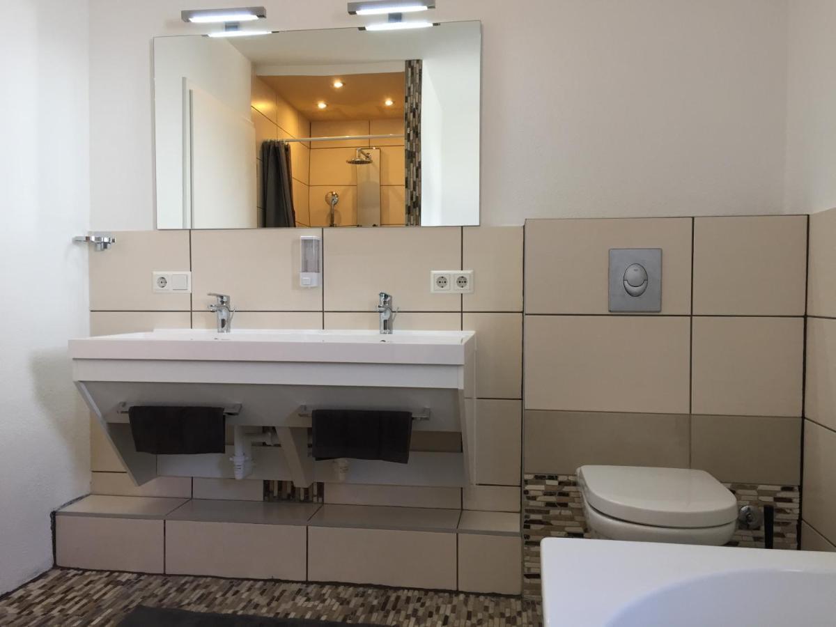 Ferienwohnung Am Bodensee- Zentrale Lage, Free Parking And Wifi, 109 M2, Privater Garten, 7 Gaeste, 2X Kingsize Boxspringbett, Familienfreundlich FDH المظهر الخارجي الصورة