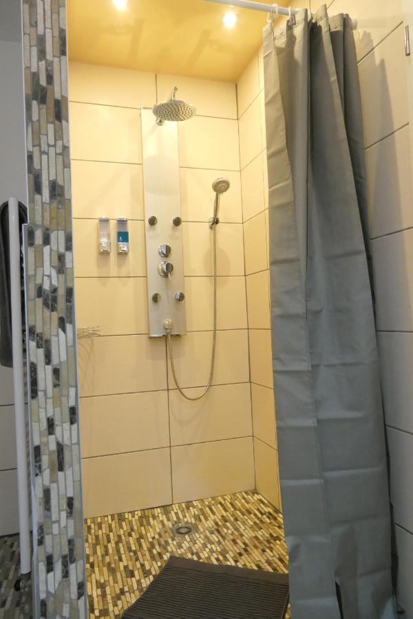 Ferienwohnung Am Bodensee- Zentrale Lage, Free Parking And Wifi, 109 M2, Privater Garten, 7 Gaeste, 2X Kingsize Boxspringbett, Familienfreundlich FDH المظهر الخارجي الصورة